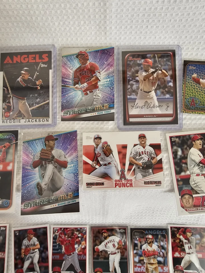 Lote de 22 Angelinos Béisbol con Mike Trout Día Inaugural Foto 4 de 4