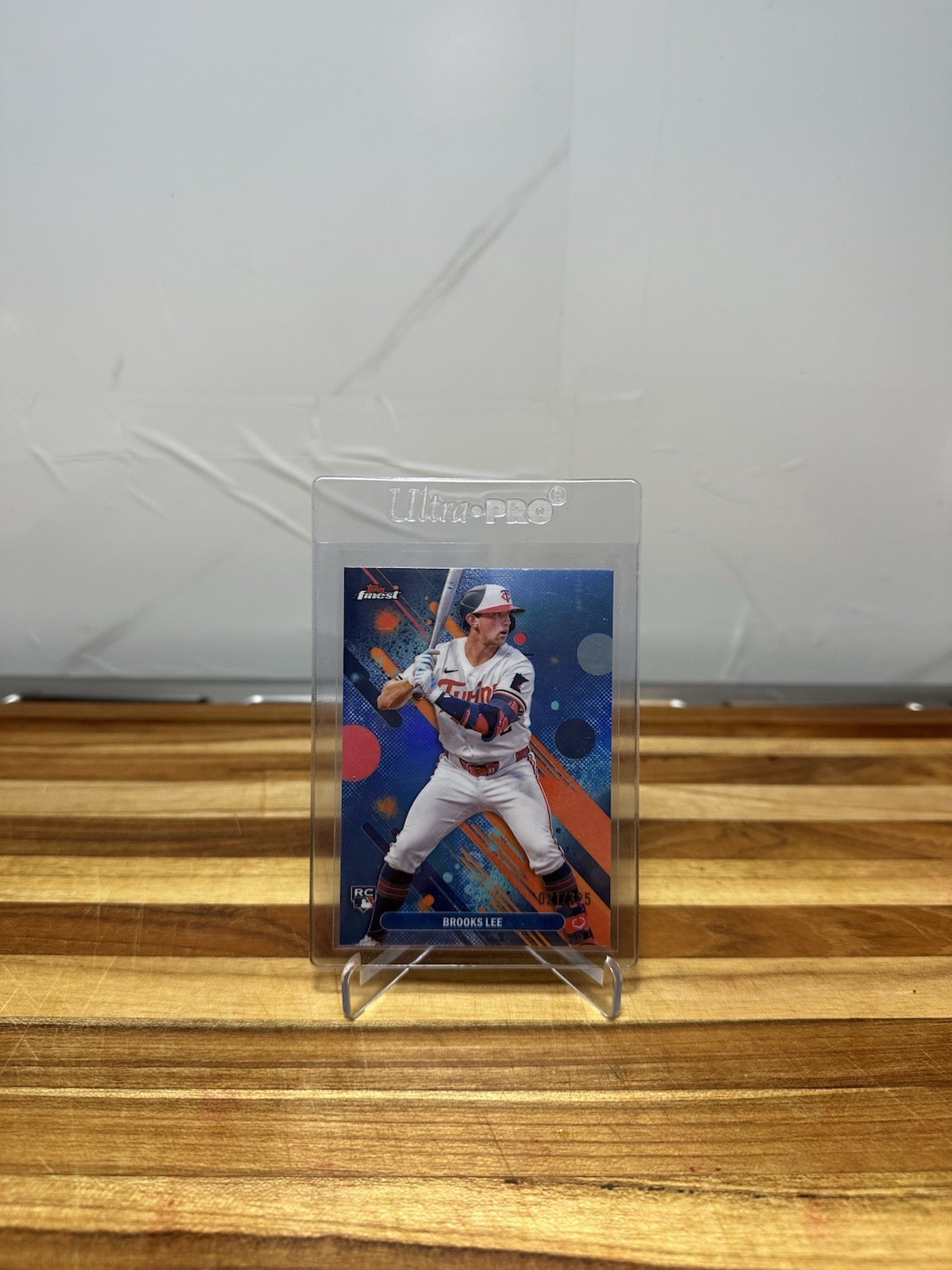 2025 Topps Finest Brooks Lee RC Common Sky Blue Refractor /325 Twins #31