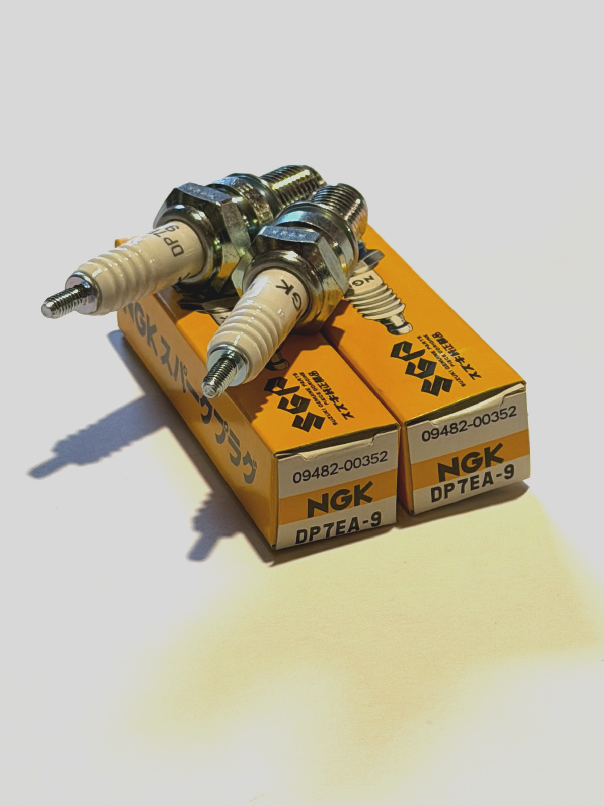 NEW NGK SGP SPARK PLUGS 5629 QTY. 2 DP7EA-9 KAWASAKI SUZUKI YAMAHA VULCAN