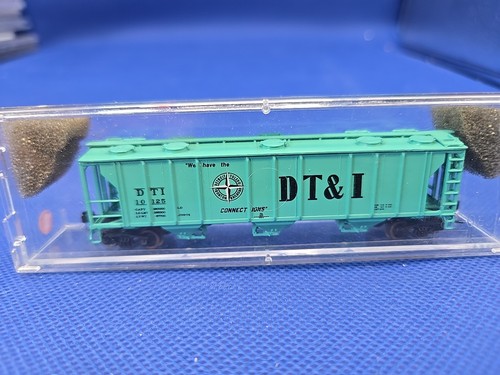 Tolva cubierta de 3 bahías N Scale Atlas 10125 Detroit Toledo e Ironton N317 | Condition: New
