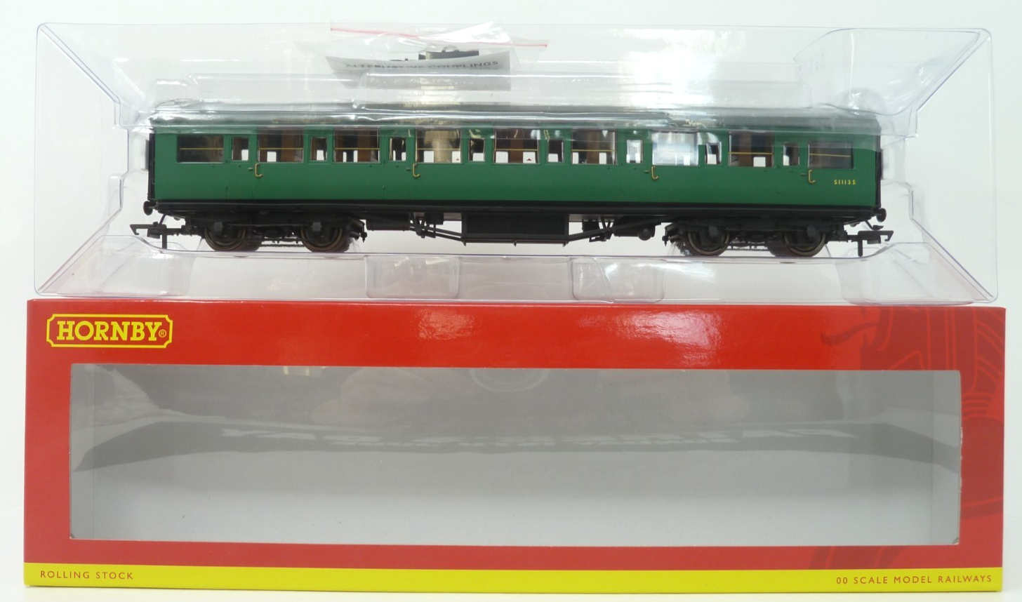 HORNBY R4834 BR (EX SR) MAUNSELL CORRIDOR 2ND CLASS COACH S1113S OO GAUGE