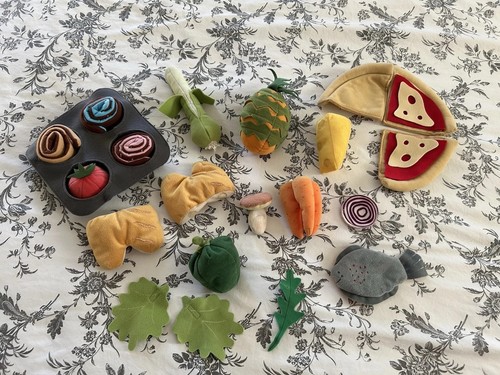 IKEA Soft Play Kitchen Chef Food Set Lot Of 25 PCs Pizza Veggies Muffin Pan ++++