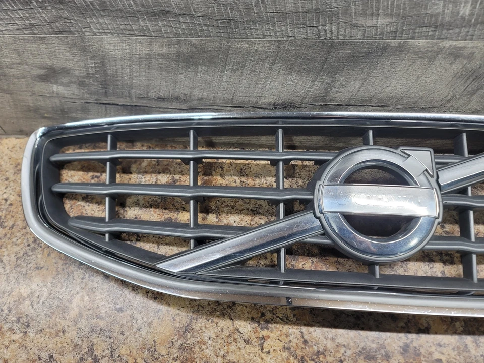 Rejilla cromada radiador superior delantero Volvo S60 2011 2012 2013 30795039 OEM 11-13 Foto 3 de 4