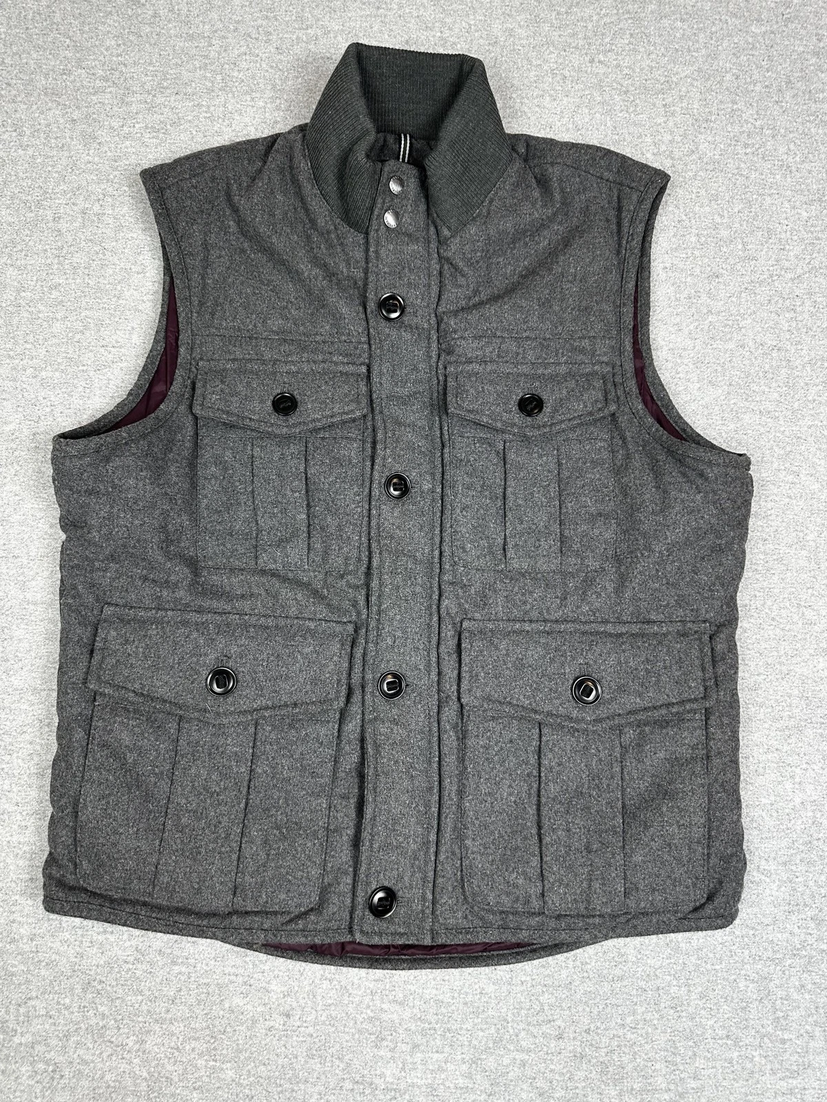 Banana Republic Vest Mens XL Gray Wool Quilted Insulated Full Zip Pockets Warm
Opens in a new window