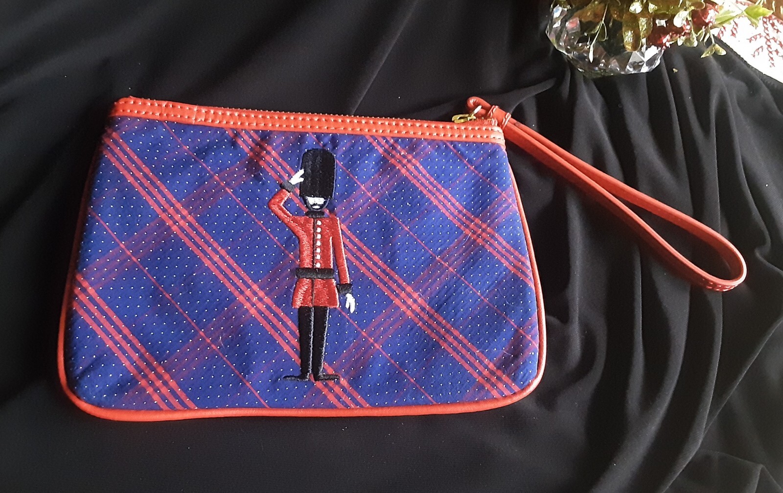 Talbots Royal Palace Wristlet Purse Red Blue Plaid With Queens Guard