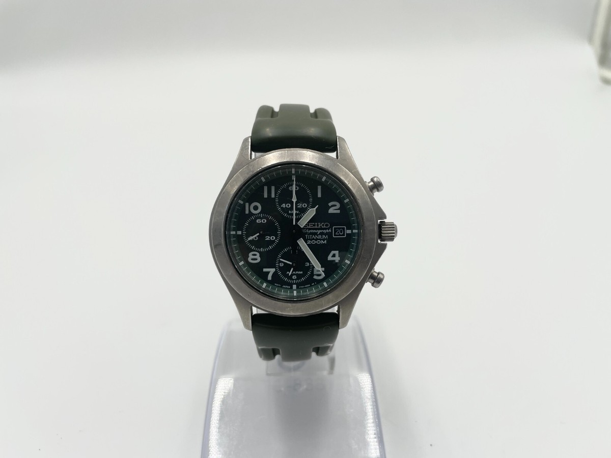 Seiko Chronograph Titanium 7T62-0BZ0 Green khaki Dial QZ Watch