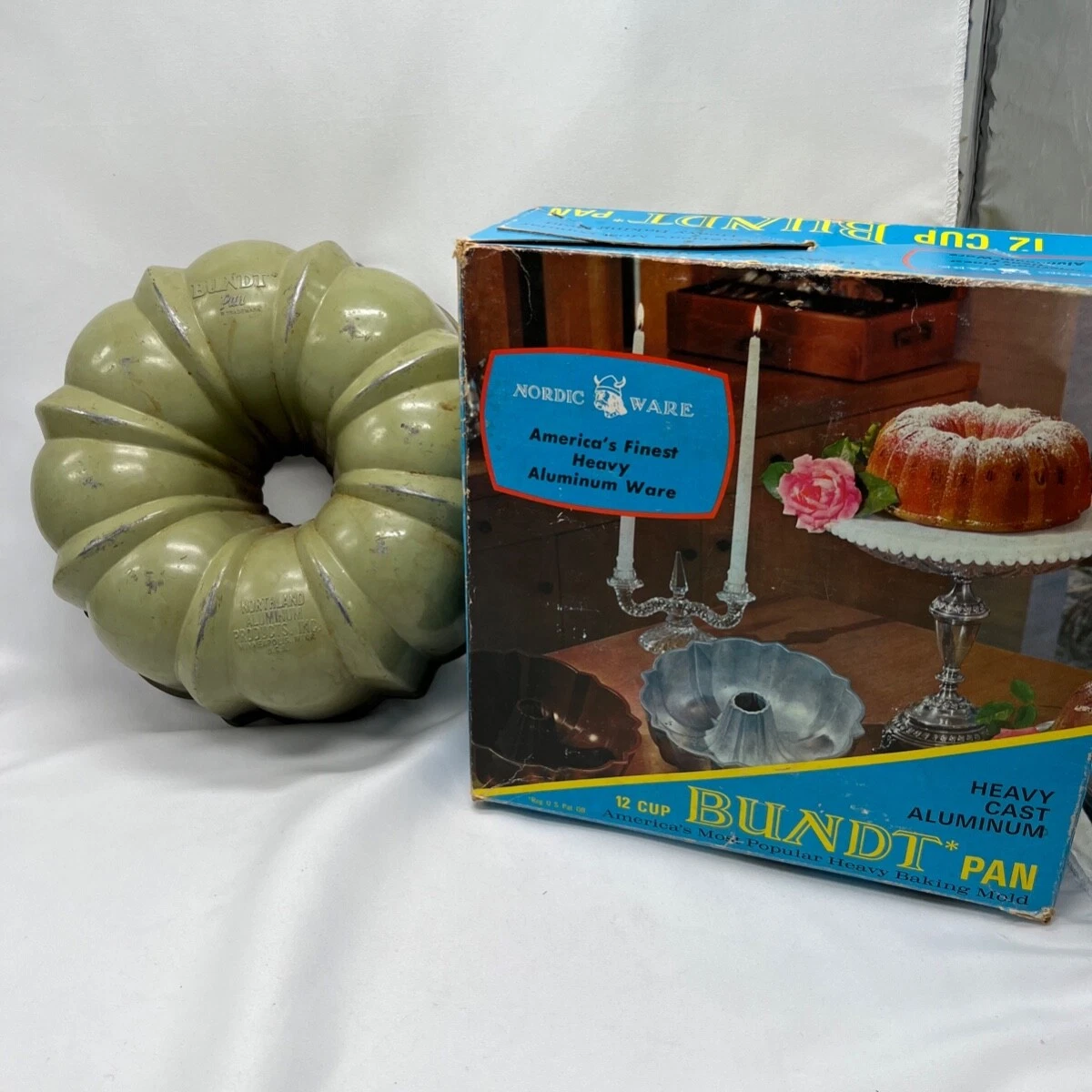 12 CUP FORMED BUNDT PAN