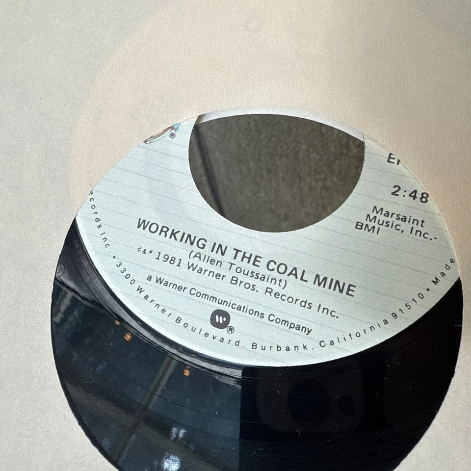 Devo Working In The Coal Mine 1981 45 Rpm 7" Warner Bros Original Sleeve MINT Foto 4 de 4