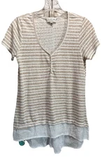 Studio B Beige/White Striped Short Sleeve Buttons V Neck Size Small High/Low