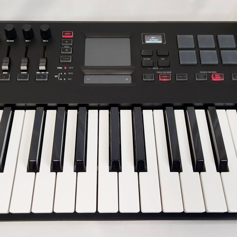 KORG TRITON taktile 49 TRTK-49 keyboard synthesizer Controller