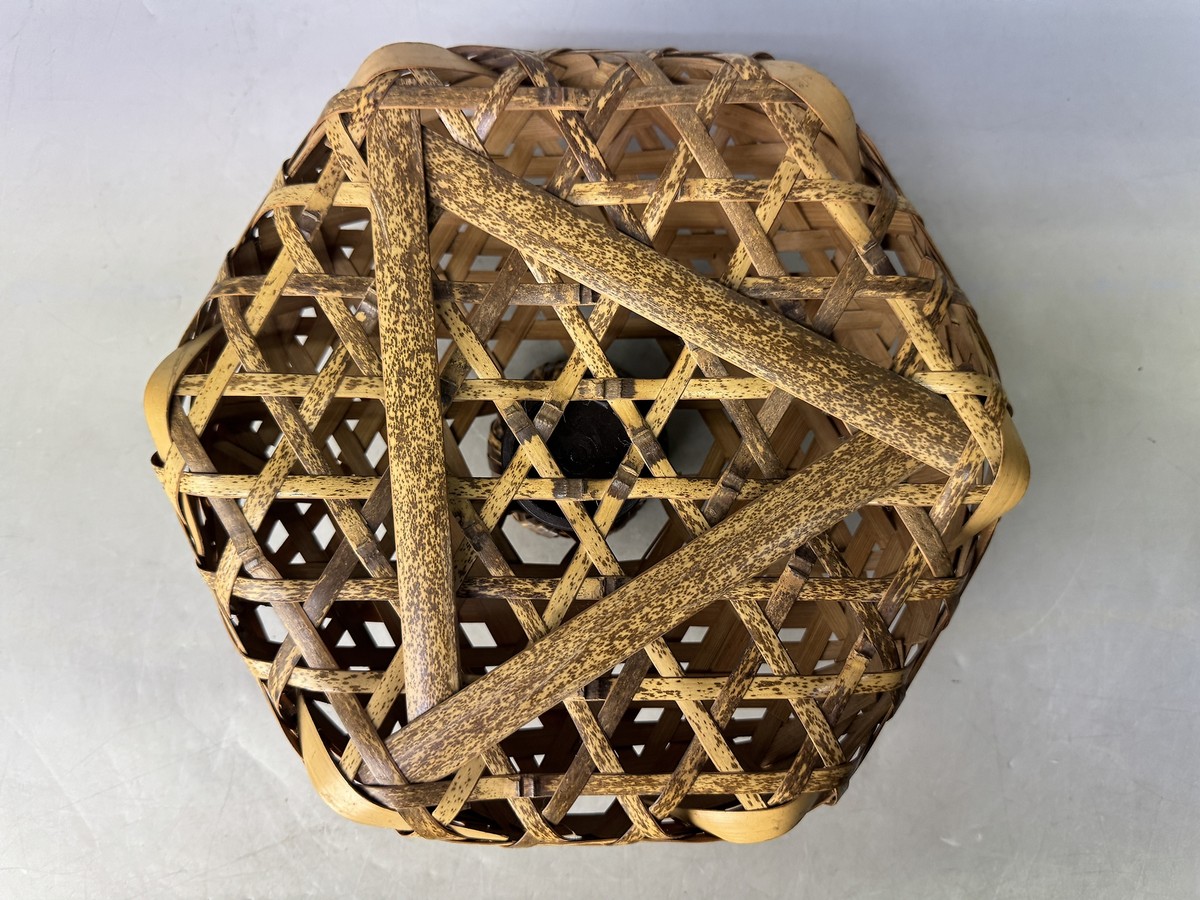 Y8877 Bamboo Woven Basket Flower vase Japan antique ikebana