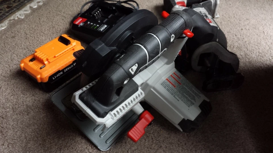 PORTER CABLE PCC660 20V cordless circular saw and PCC670 20V reciprocating saw - Image 3 of 4