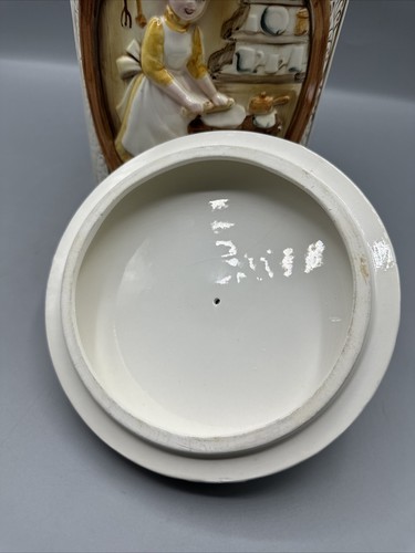 1978 Sears Roebuck And Co Pioneer Woman Kneading Dough Cat Canister 8.75" - Picture 10 of 13