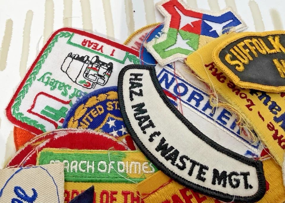 Vintage lot of fabric patches- advertising-auto parts+-please read - Image 3 of 4