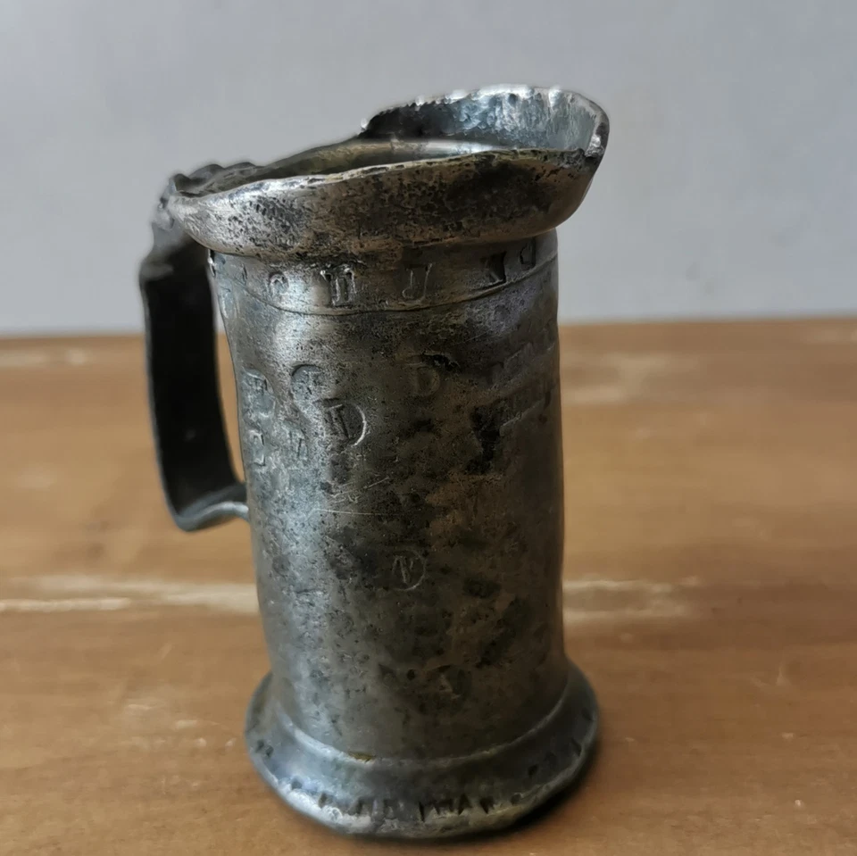 A193/ Mesure en étain ancienne, multiples poinçons ! 18 ème ?  - Photo 3/4