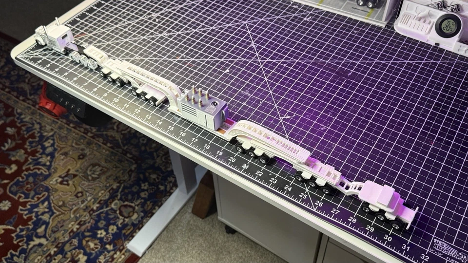 Camión Peterbilt 1/64 3 ejes y remolque de transporte pesado de 15 ejes hecho a medida con carga Foto 4 de 4