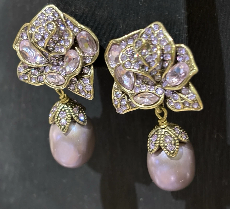 Серьги-клипсы с подписью Хайди Даус с искусственным жемчугом каплями лавандовыми кристаллами - Изображение 2 из 4