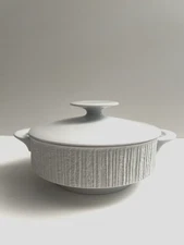 RARE ARCTA WHITE THOMAS GERMANY LIDDED VEGETABLE SERVING BOWL HANDLES ROSENTHAL