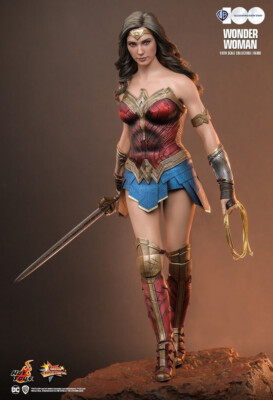 1/6 Hot Toys MMS698 WB 100 Anniversary WONDER WOMAN EXCLUSIVE In