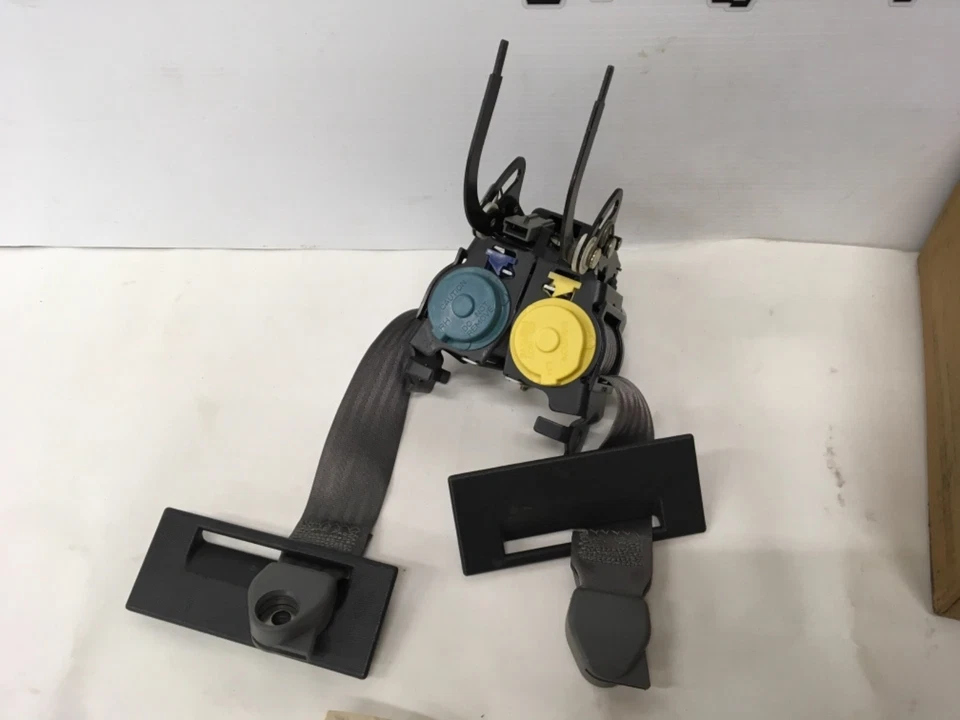 Nuevo de Lote Antiguo Cinturón de Hombro Ford 88 89 Tempo Topacio E7FZ-58611A48-A Foto 2 de 4