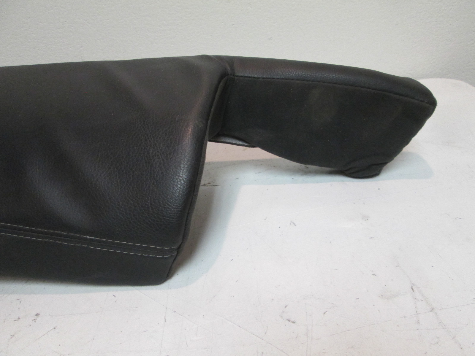 Maserati Quattroporte 05-08- Rear LH Arm Rest / Door Panel - Black