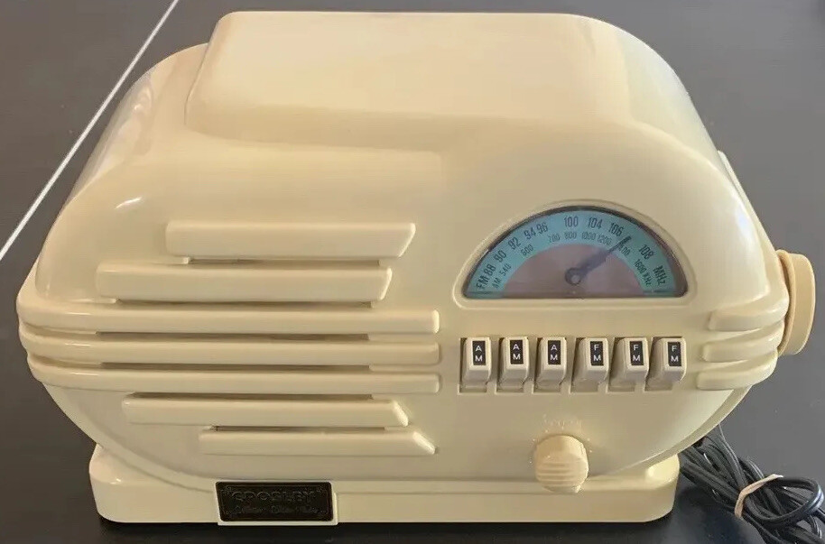 Vintage Crosley CR-3 Collector's Limited Edition AM/FM Radio