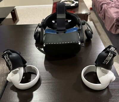 Oculus Quest 2 256GB VR Headset with Controllers and battery strap
