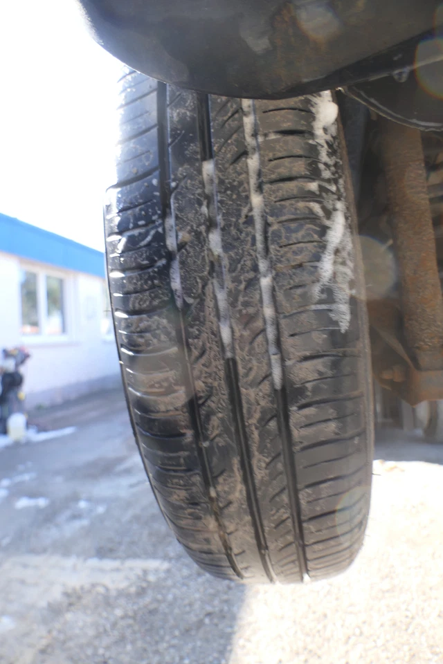 2x VW Polo 9N Felgen Reifen 165/70 R14 81T Sommerreifen 5jx14H2 ET35 ca. 6-7 mm - Bild 2 von 4