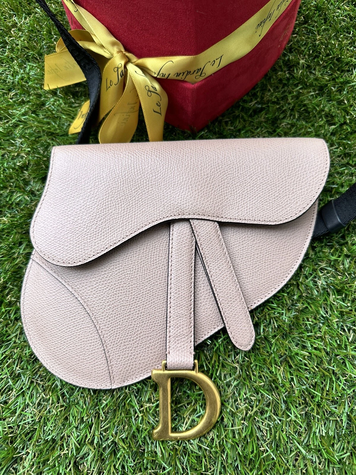 Sac ceinture de selle Dior taille blush beige poudre rose sac ceinture or épuisé