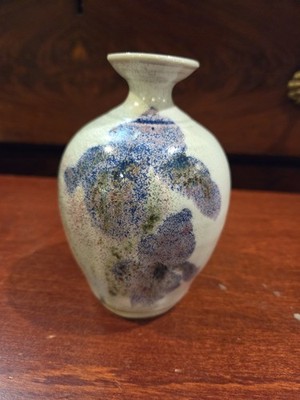Clouds Folsom 1990's Studio Pottery Floral Iris Bud Vase 5  Signed