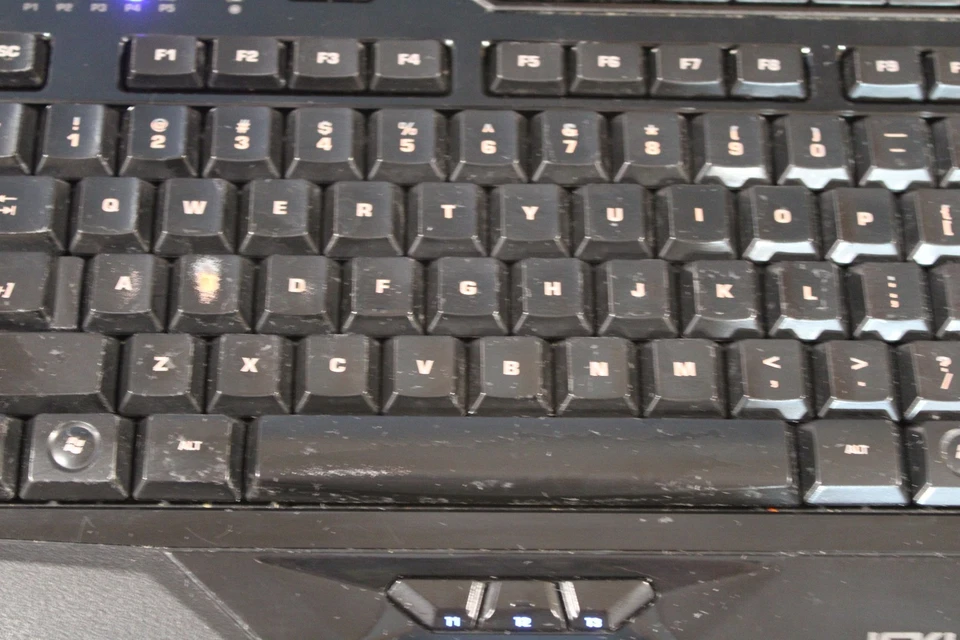 Roccat Isku FX Multicolor Backlit Illuminated Gaming Keyboard ROC-12-901 BLK - Image 4 of 4