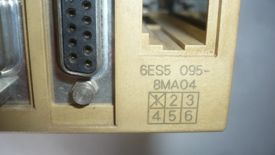 6ES5 095-8MA04 CPU PLC 95U con 16 ingressi e 16 uscite Siemens serie Simatic S5 - Immagine 4 di 4