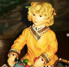 Leonardo Collection Porcelain Figurine  ,Gift, Boxed