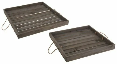 Quadratische Tabletts aus Holz