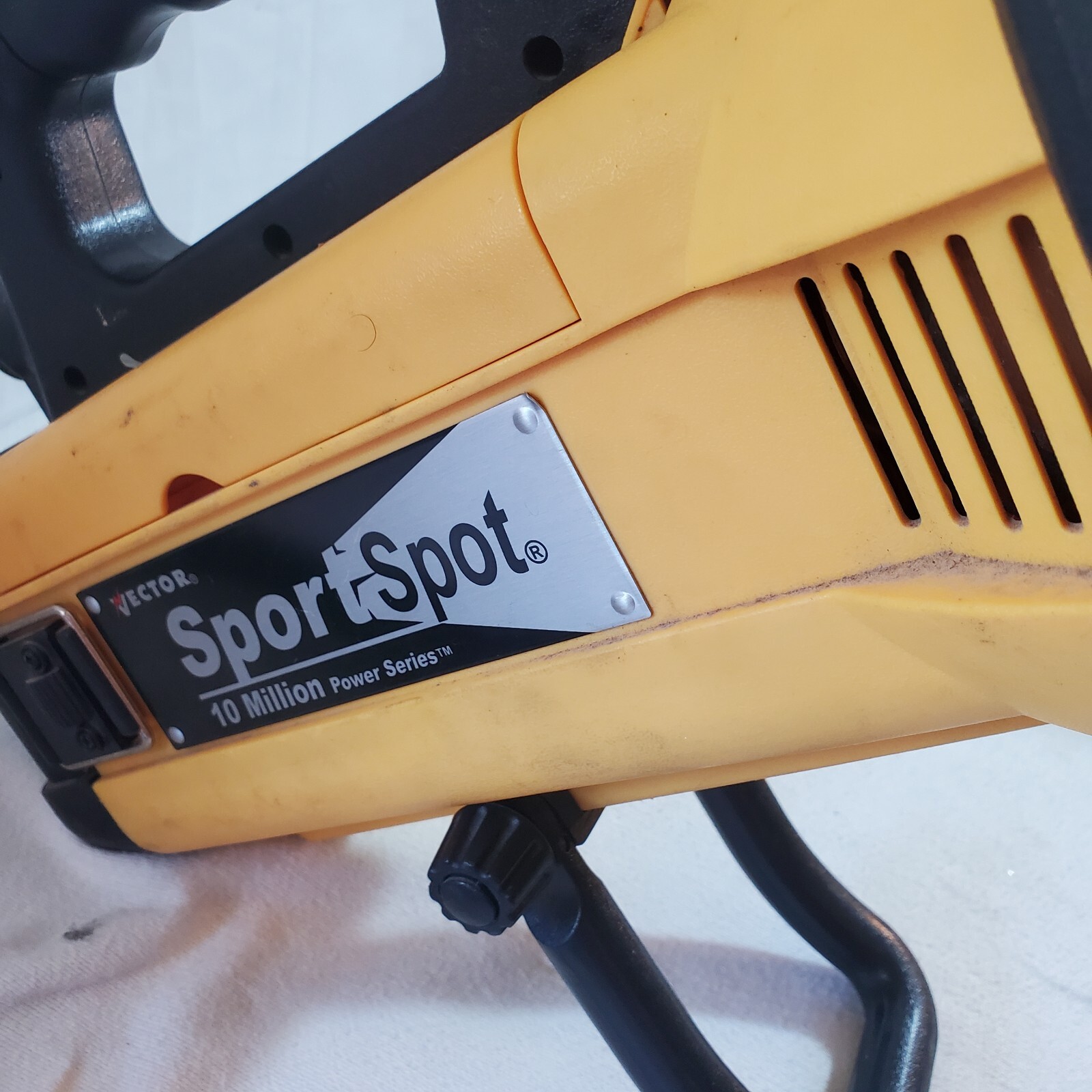 Vector SPORT SPOT VEC189 10 Million Power Rechargeable Spotlight