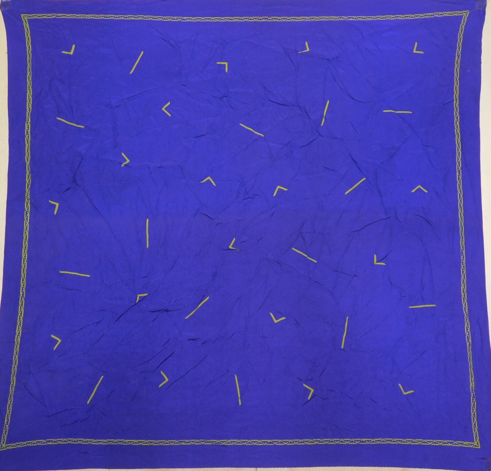 100% Pure Silk Vintage Alpina Woman Scarf 86cm x 90cm Classic Elegance-image