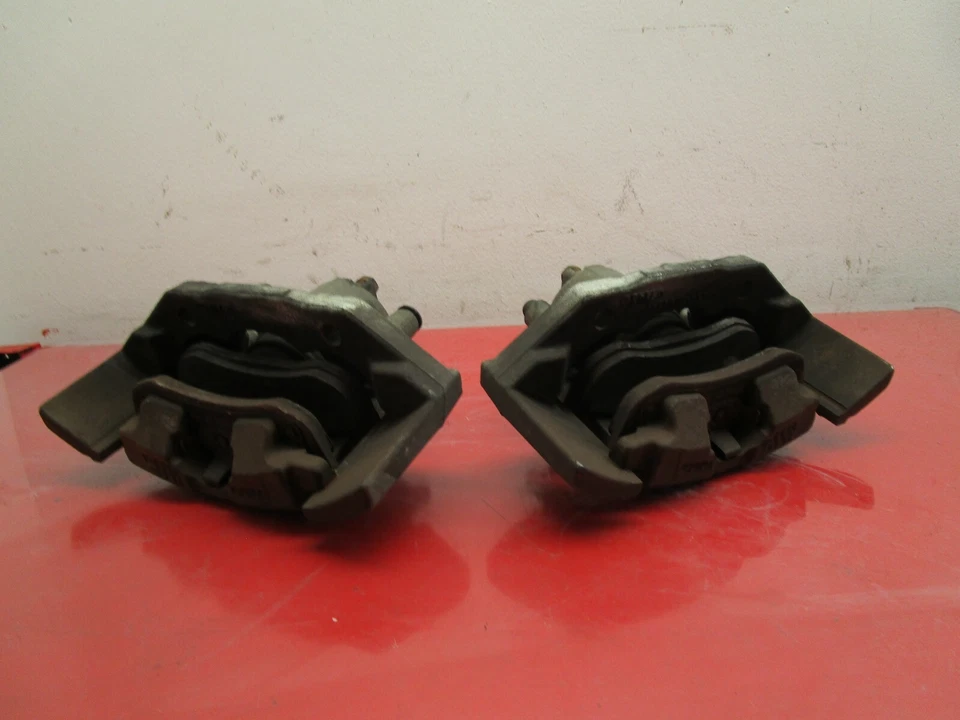 07-09 Juego de pinzas de freno traseras izquierda/derecha Lincoln Navigator Ford Expedition OEM Foto 2 de 4