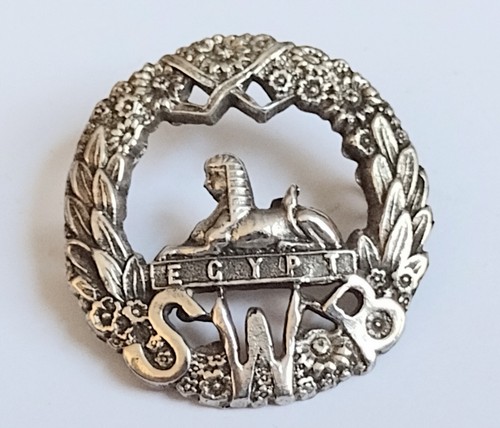WW1 South Wales Borderers Original Cap Badge Silver 1898-1921 Era 2lugs Antique - Picture 19 of 24