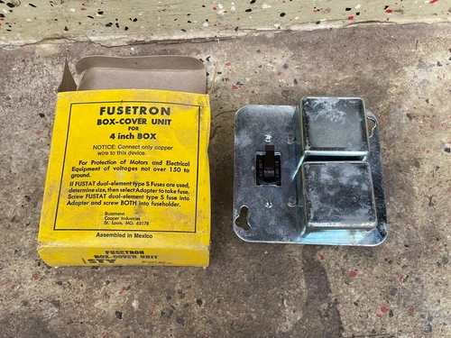 Fusetron Box Cover Unit, Type STY, 2P Switch, 2 Fuse holders, 4in Square Box-ECS