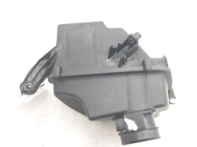 Caixa de purificador de ar 4.6L 2005-2010 Cadillac STS OEM 15147457 - Imagem 2 de 4