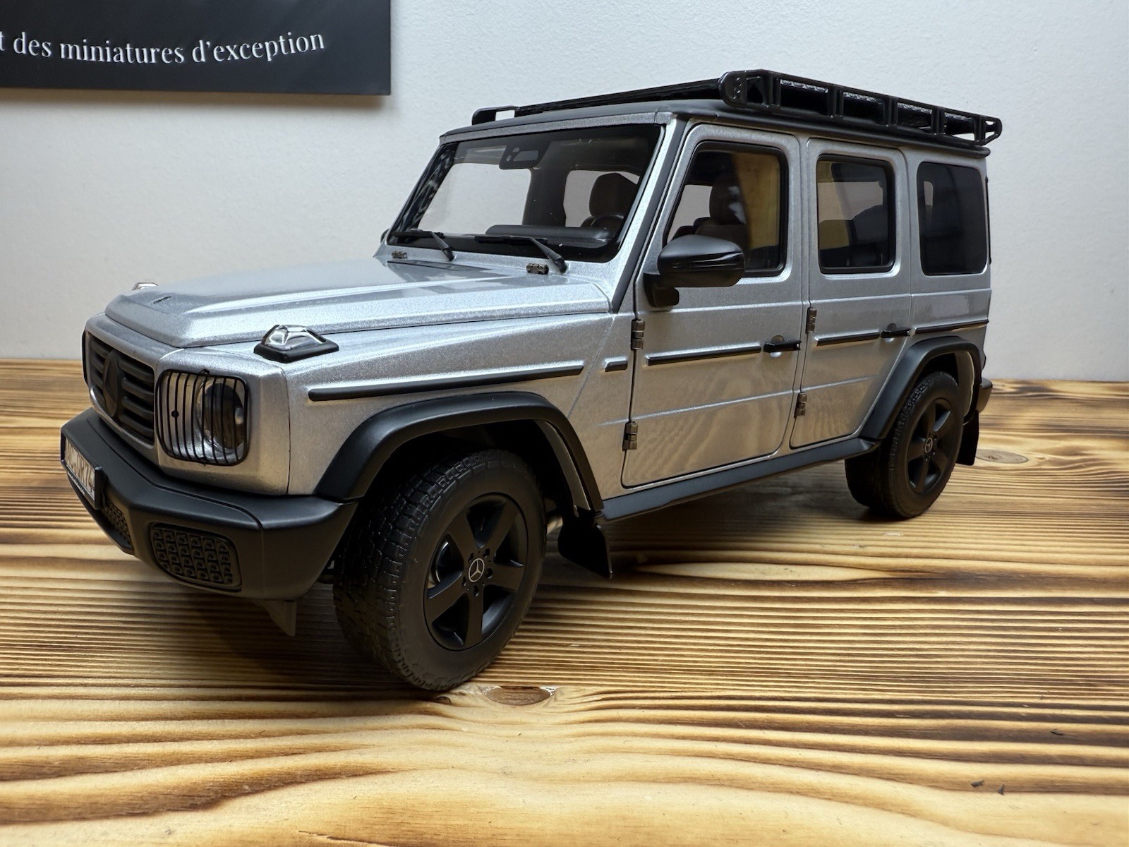 Mercedes Classe G 2024 Norev 1/18 argent iridium miniature de collection en metal