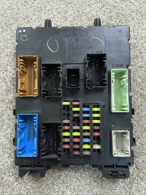 2013 - 2015 Ford Focus Escape Transit Body Control Module BCM Interior Fuse Box