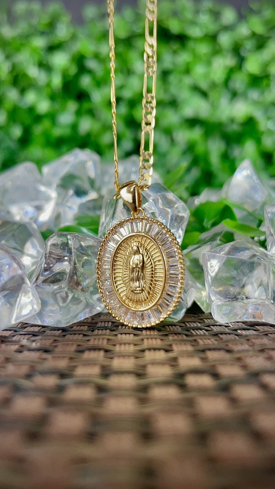 Minimalista Elegante Collar Virgen de Guadalupe con Cadena Figaro 20" para Mujer Foto 2 de 4
