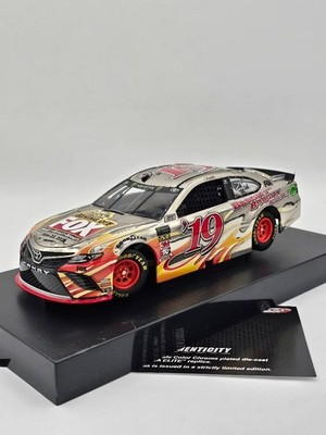 Darrell Waltrip #19 Fox Signing Off Toyota - 2019 Lionel ELITE COLOR CHROME 1:24
