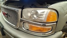 Driver Headlight Classic Style Fits 02-07 SIE...