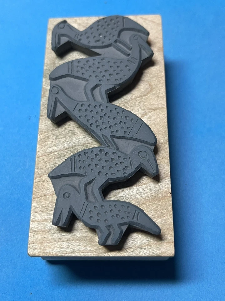 Sello de goma magenta NUNCA USADO - Cinco pájaros estilo arte egipcio - vintage  Foto 3 de 4