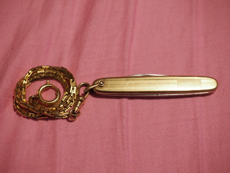 VINTAGE R & G CO.  2 1/2" GOLD KNIFE 12 K GOLD FILLED AND 1/20 GF 12" BOX CHAIN