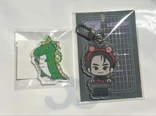 WayV Xiaojun Haidilao fan meeting keyrings 2 items