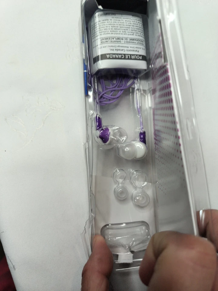 Auriculares intrauditivos Panasonic RP-HJE120-V / RPHJE120V, violeta Foto 4 de 4