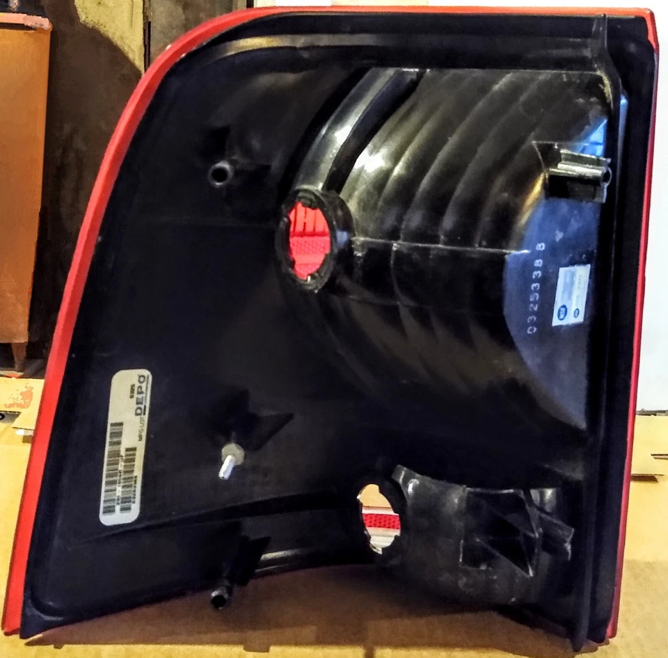 02-05 Ford Explorer Mercury Mountaineer conjunto de luces traseras laterales para pasajero derecho DEPO Foto 2 de 4